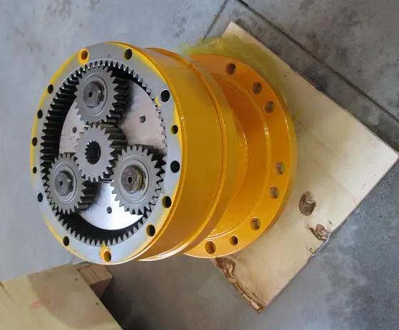 РЕДУКТОР ПОВОРОТА 31E6-12030